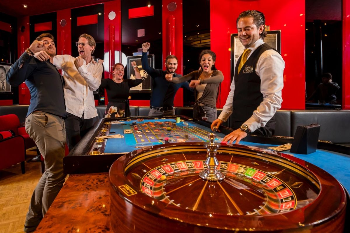 33 Poker Live Casino