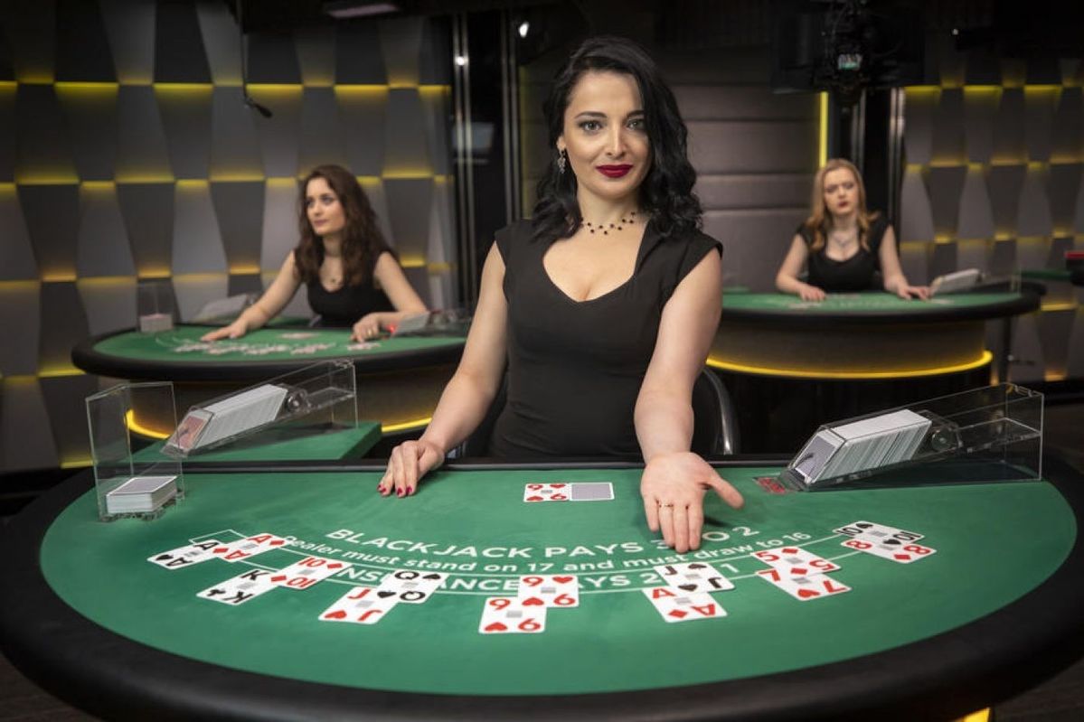 33 Poker Live Casino